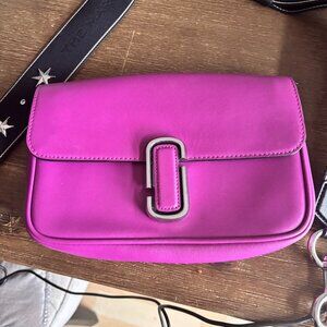 mARC jACOBS CROSS BODY BAG